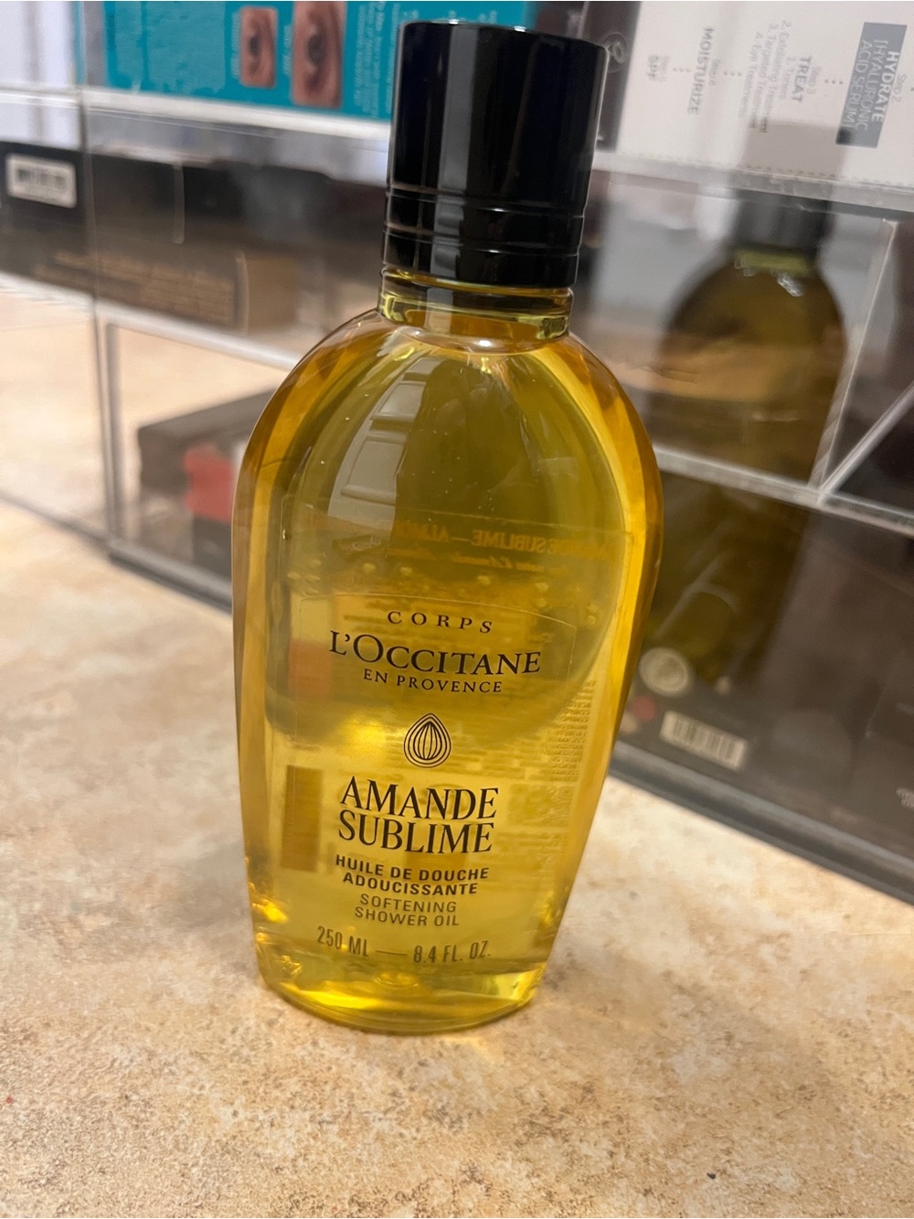L'OCCITANE Amande Sublime Softening Shower Oil